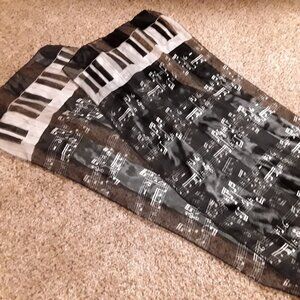 NEW 13" X 58" black and white MUSIC/PIANO themed scarf